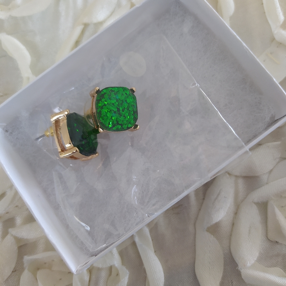 New square stud earrings - Picture 11 of 12